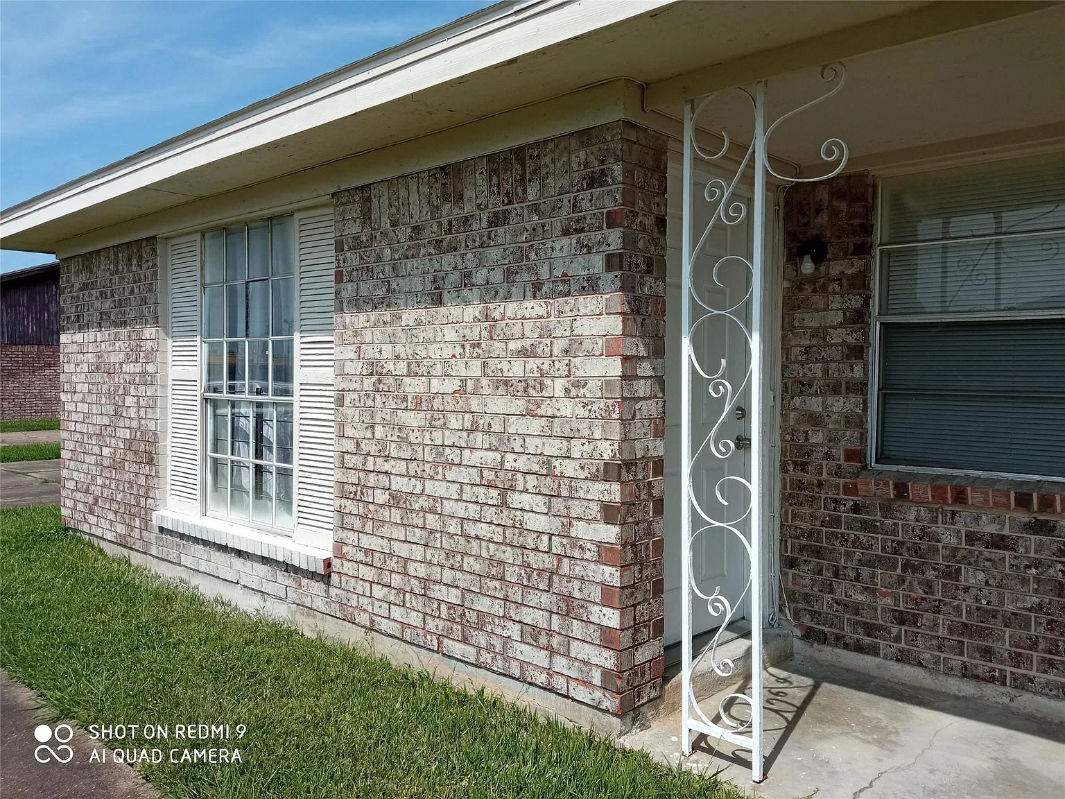 3 bed, 1.0 bath, 1022 sqft, $1,200 — Photo 2
