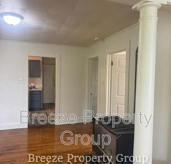 228 Langdon St — Photo 3
