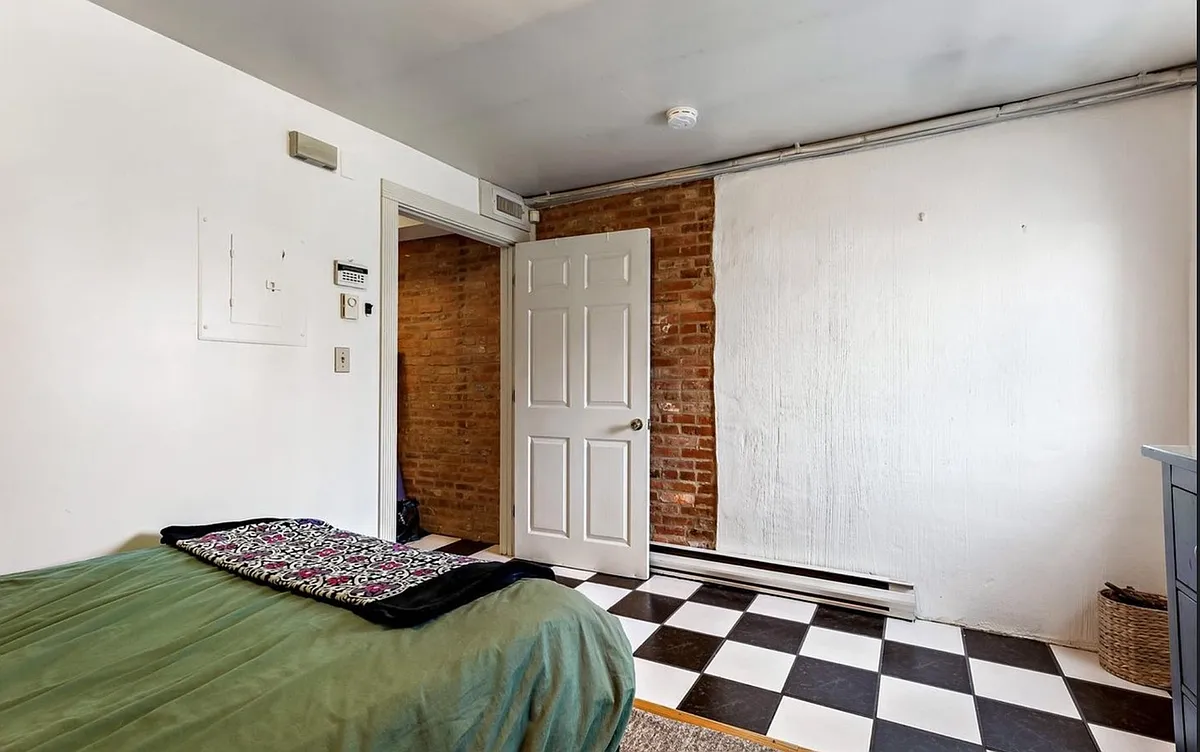 Building Photo - 1532 Light St #2
