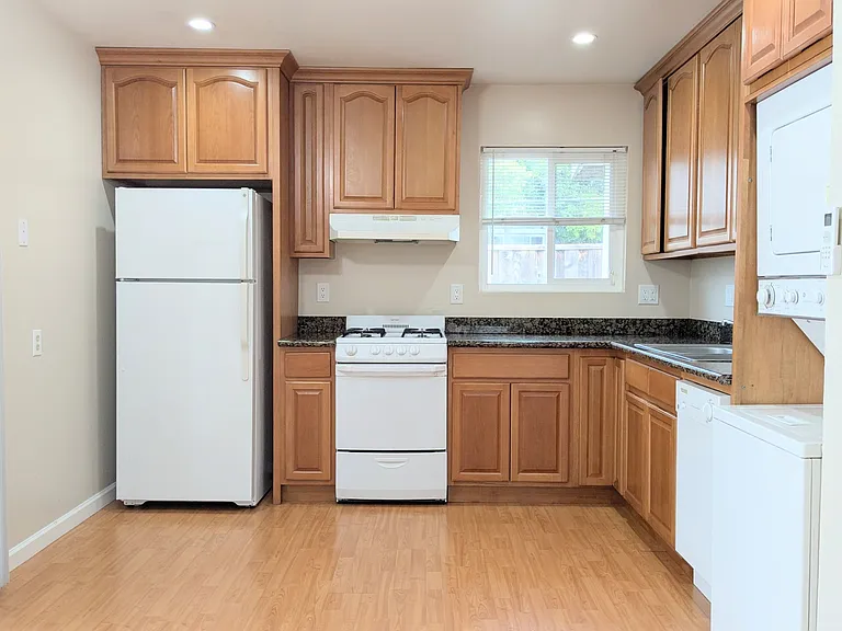 7327 Starward Dr — Photo 5