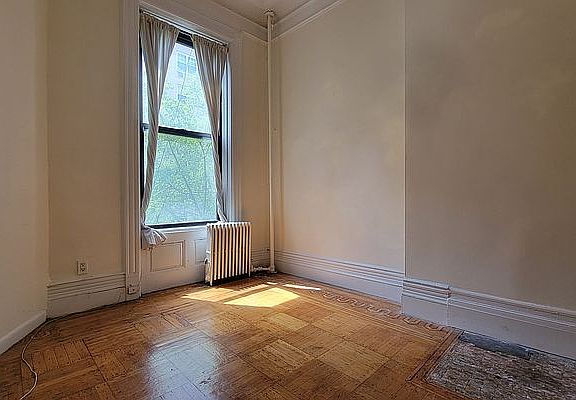 5th image of 313 W 76th St APT 4A