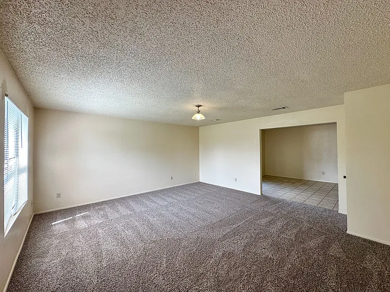 2706 Boyd Ave — Photo 2