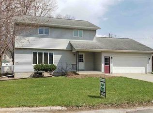 403 Washington St, Elgin, IA 52141