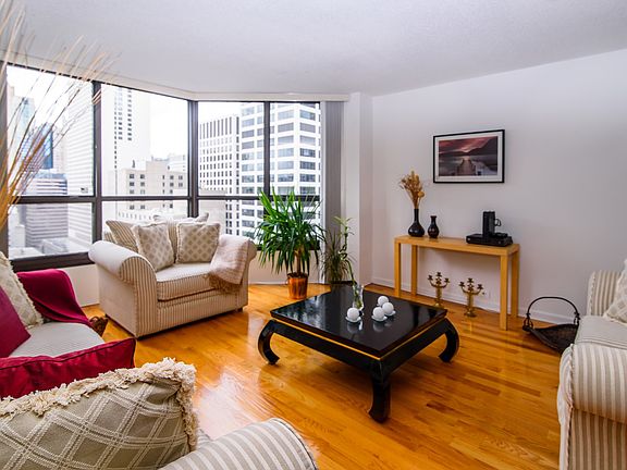 5th image of 405 N Wabash Ave Unit 1702