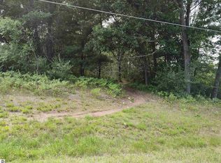 N Cir E, Farwell, MI 48622