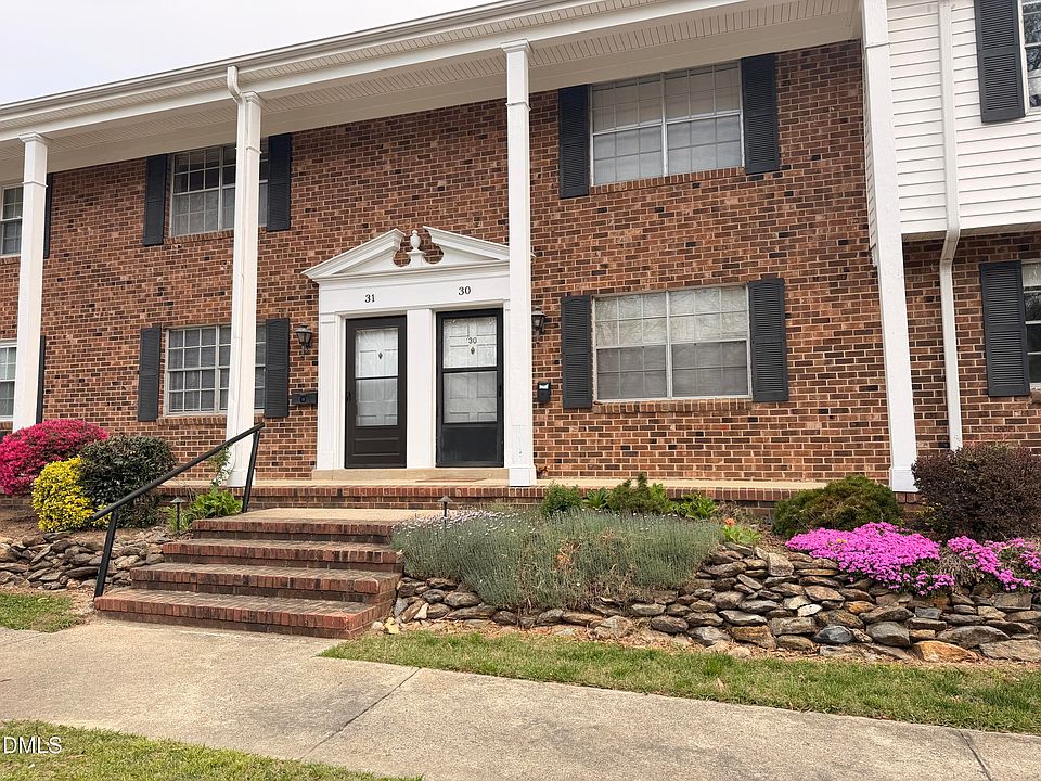 1st image of 1002 Willow Dr APT 31