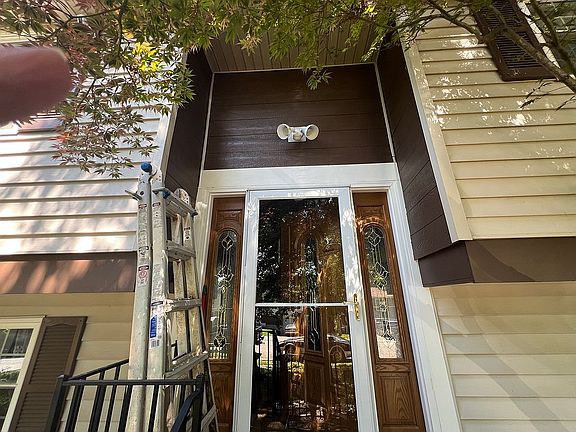 2nd image of 6217 Ridewood Ct