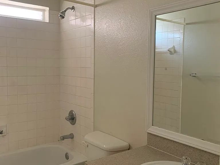 330 S 40th St #B — Photo 9