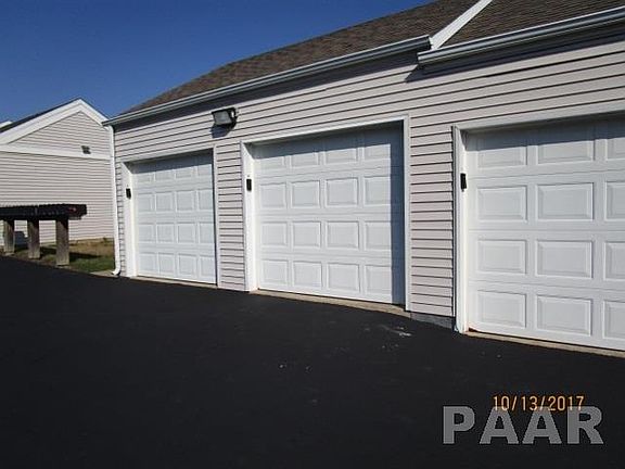 2nd image of 924 W Trailcreek Dr