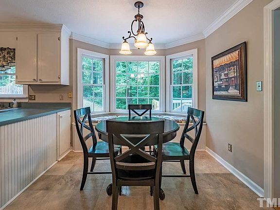 5th image of 205 Dutchess Dr