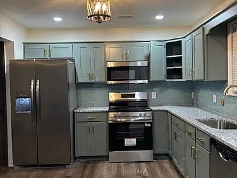 7859 Avalon Acres Ct — Photo 2