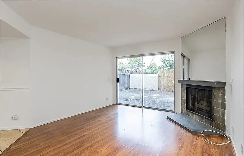 2 bed, 2.0 bath, 880 sqft, $1,790 — Photo 4
