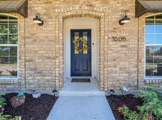 1606 James Good Ln, Garland, TX 75043
