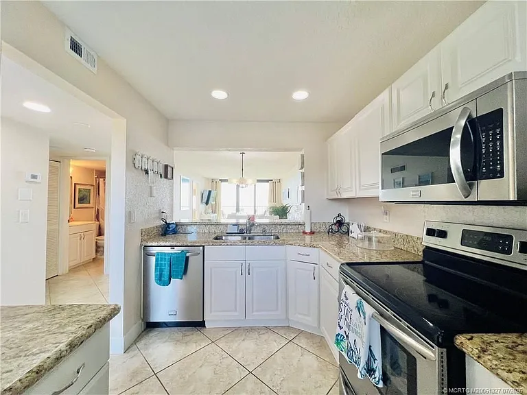 4250 N Highway A1A #302 — Photo 8