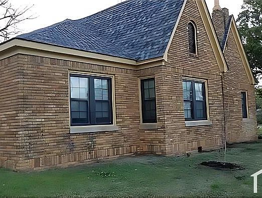 3rd image of 1232 NE 17th St