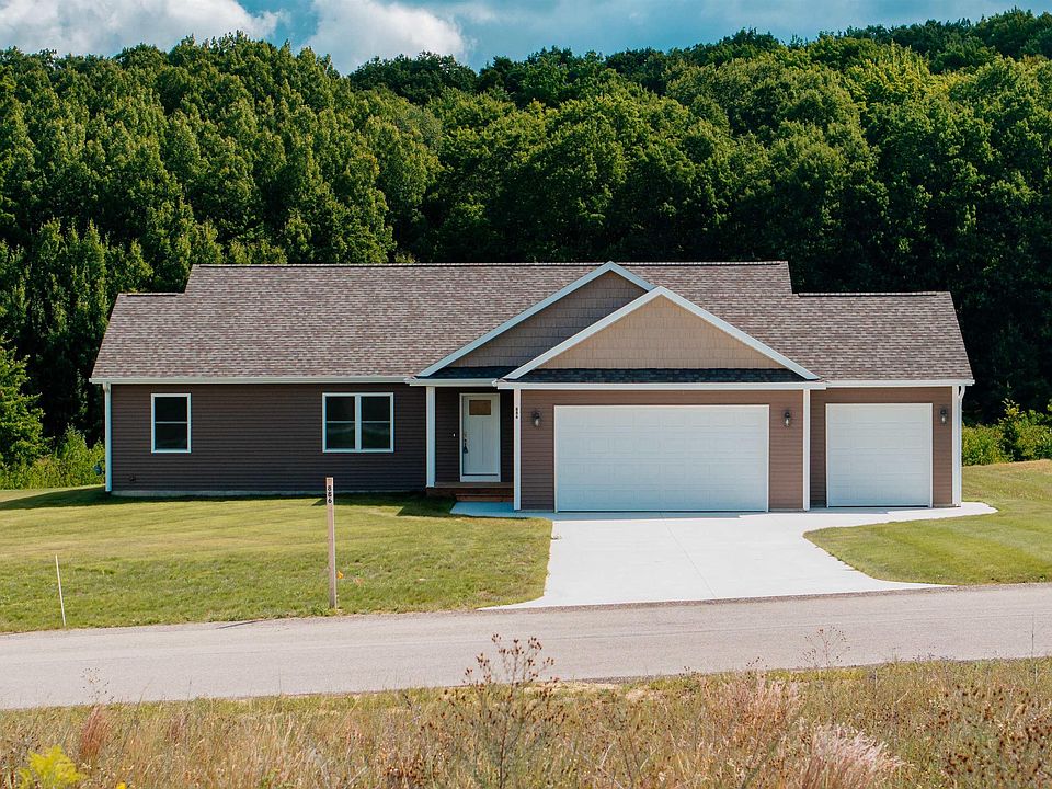 1st image of 886 Coyote Ln