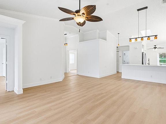 4th image of 128 Sausalito Drive