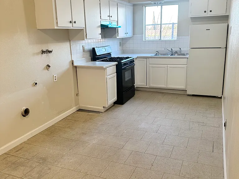 19 E Saginaw Way #102 — Photo 10