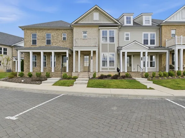 152 Nearwater Pl, Hendersonville, TN 37075