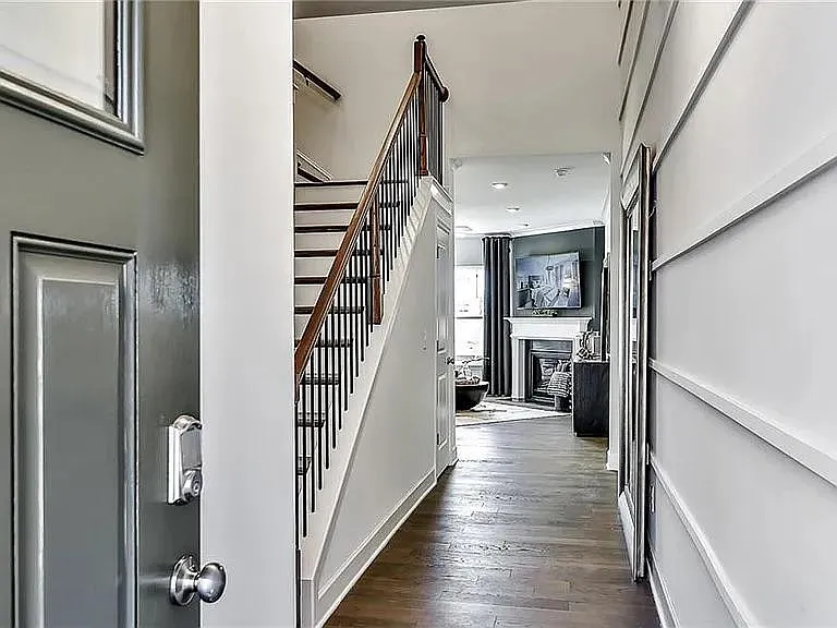 257 Holden Way — Photo 3