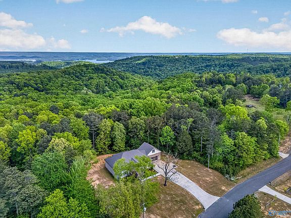 4th image of 619 Mini Farm Rd
