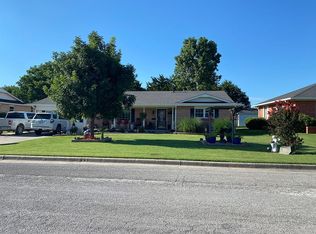 1103 E Ellis Ave, Davis, OK 73030