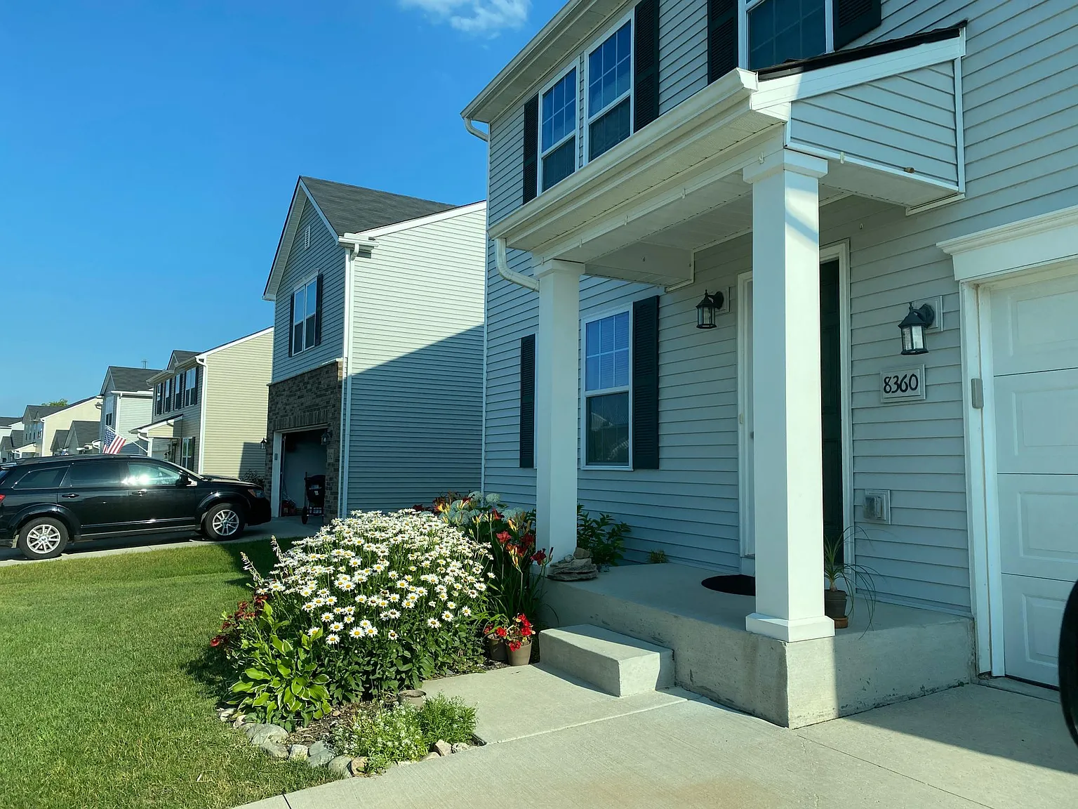 4 bed, 2.5 bath, 2332 sqft, $3,085 — Photo 3
