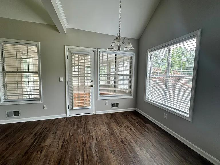 5885 Sarah Orr Ln — Photo 10
