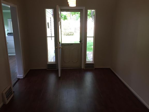 3rd image of 27931 Florence St