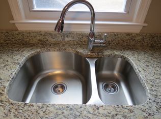 Stoneybrook Lane, Raymond, NH 03077