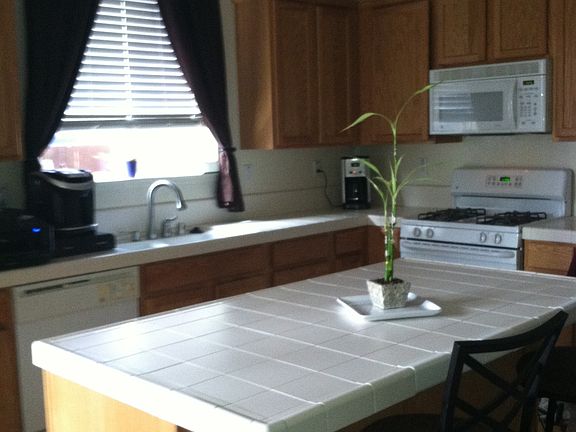 4th image of 3090 White Oak Dr