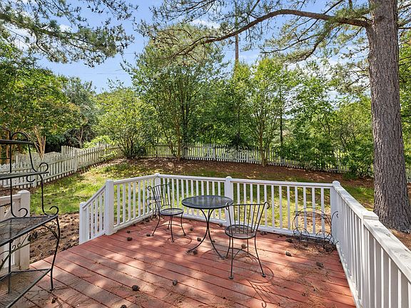 2nd image of 3012 Dahlgreen Rd