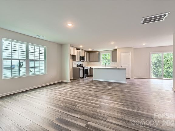 4th image of 1543 Cottage Creek Dr