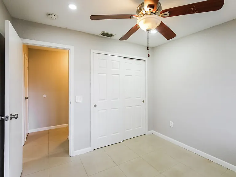 11460 NW 40th Pl — Photo 11