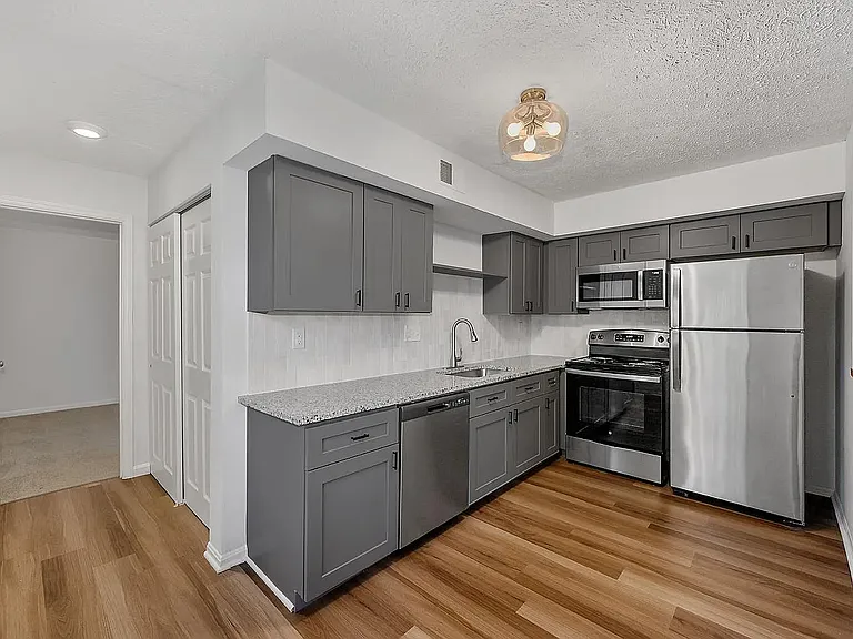 2230 Kemper Ln #5 — Photo 5