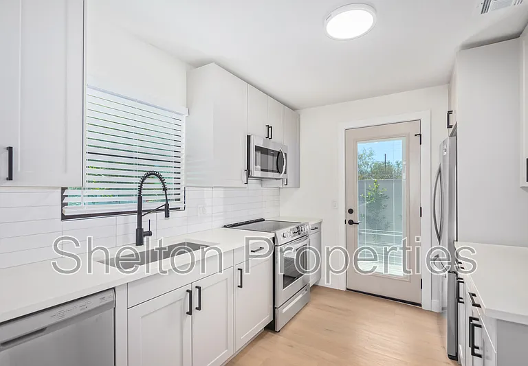 614 N 10th Ave #A — Photo 10