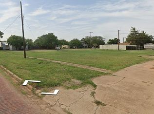 323 W Garrison Ave, Electra, TX 76360
