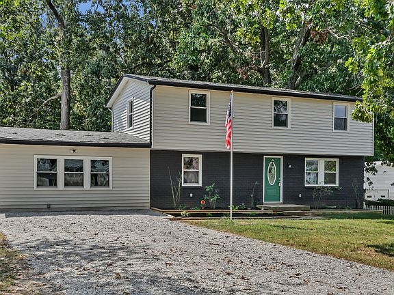 3rd image of 448 Appleton Dr