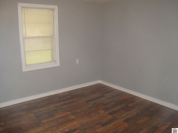 5th image of 220 West Ave