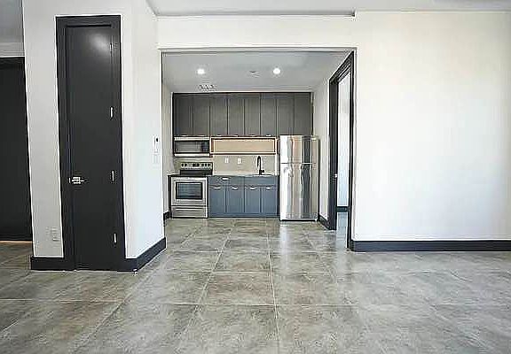 2nd image of 1173 Hoe Ave #6B