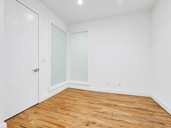 4th image of 122 E 27th St APT 2B