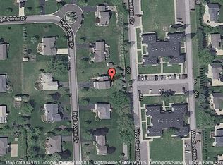 1630 High Pointe Dr, Commerce Township, MI 48390