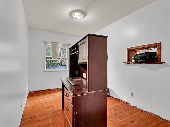 5th image of 438 N 83rd St