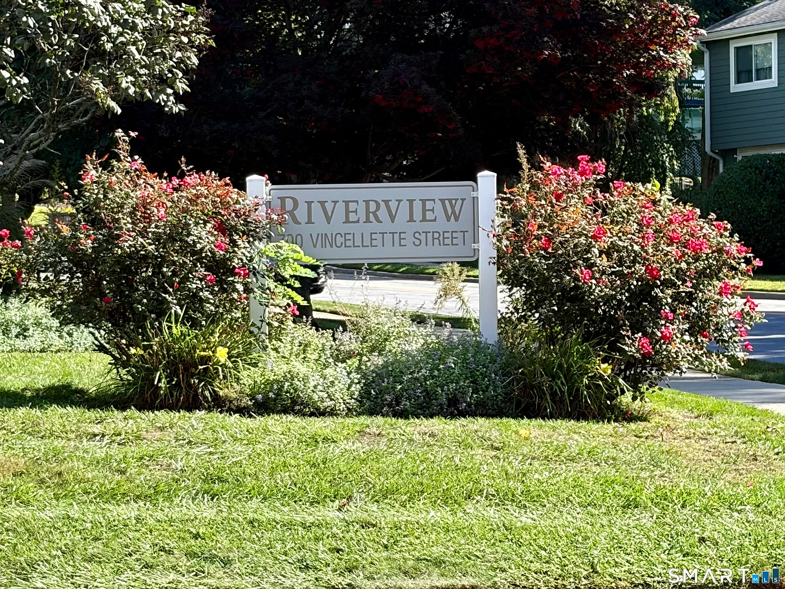 Riverview Condominium — Photo 1
