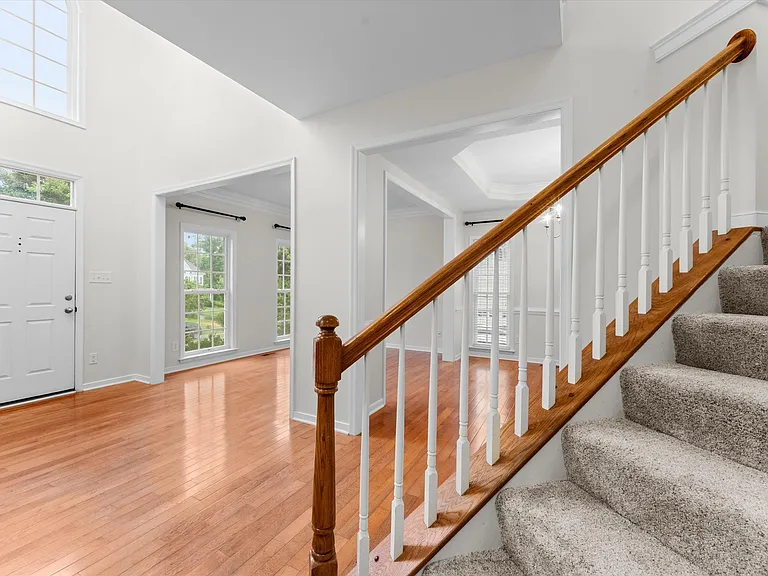 Foyer / Stairs