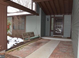 4437 Flintstone Rd, Alexandria, VA 22306