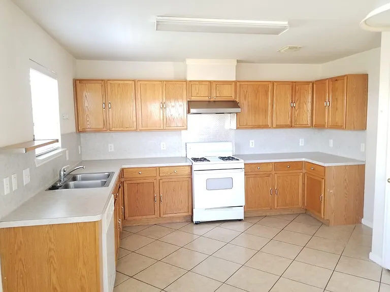 3526 Lexington Cmn — Photo 7