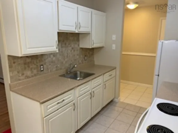 41 Moirs Mill Rd #204, Halifax, NS B4A 3C4