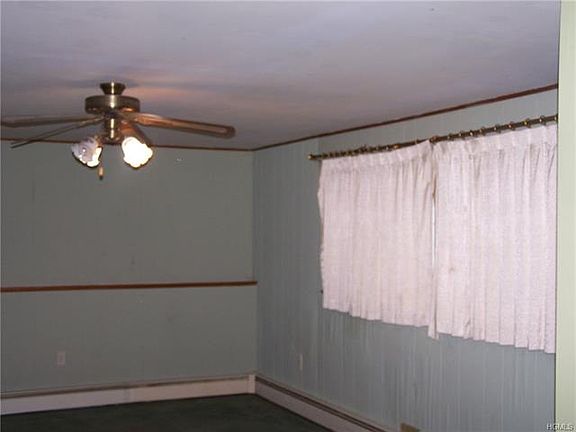 3rd image of 9 Howard Dr