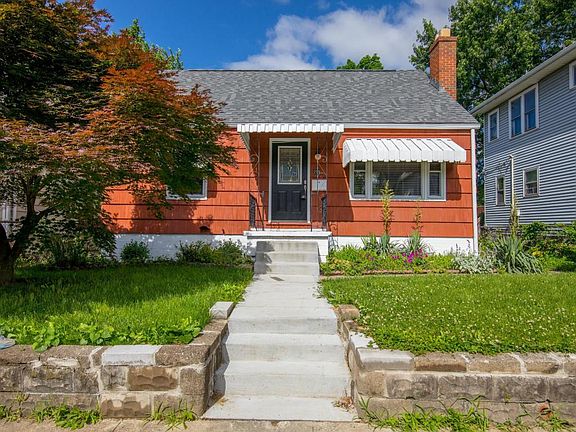 2nd image of 259 S Cypress Ave